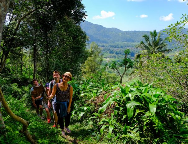 Trekking Sidemen - Sangkan Gunung Temple Circular Walk - Villa Uma Dewi Sri