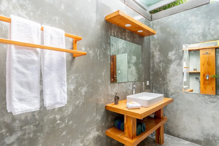 sidemen-airbnb-villa-uma-dewi-sri-bathroom-sink