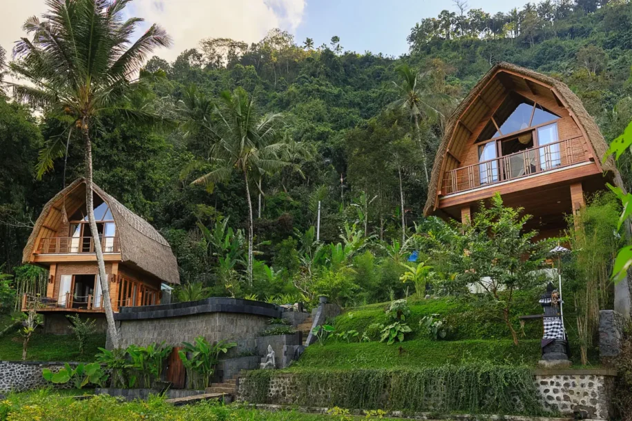sidemen-airbnb-villa-uma-dewi-sri-lumbung-barn-houses