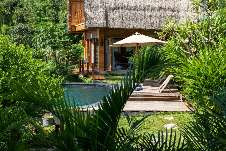 sidemen-airbnb-villa-uma-dewi-sri-open-living-room-pool-view