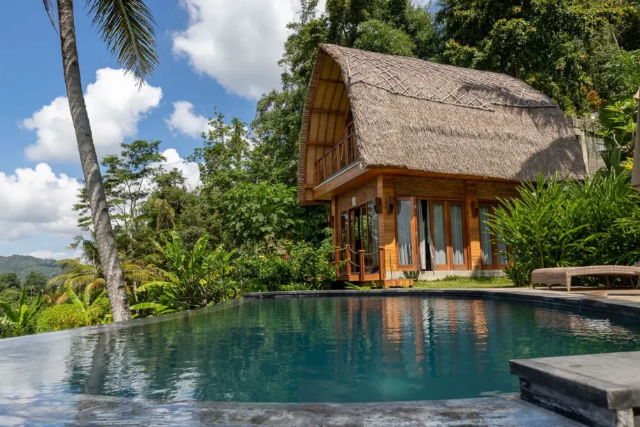 sidemen-airbnb-villa-uma-dewi-sri-pool-view-house-dewi